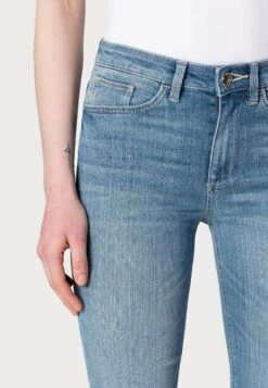 Tom Tailor Kate Capri - Jeansshort - Light Stone Wash Denim -Tom Tailor 0d85531126e44b44ba724776ff280cdc