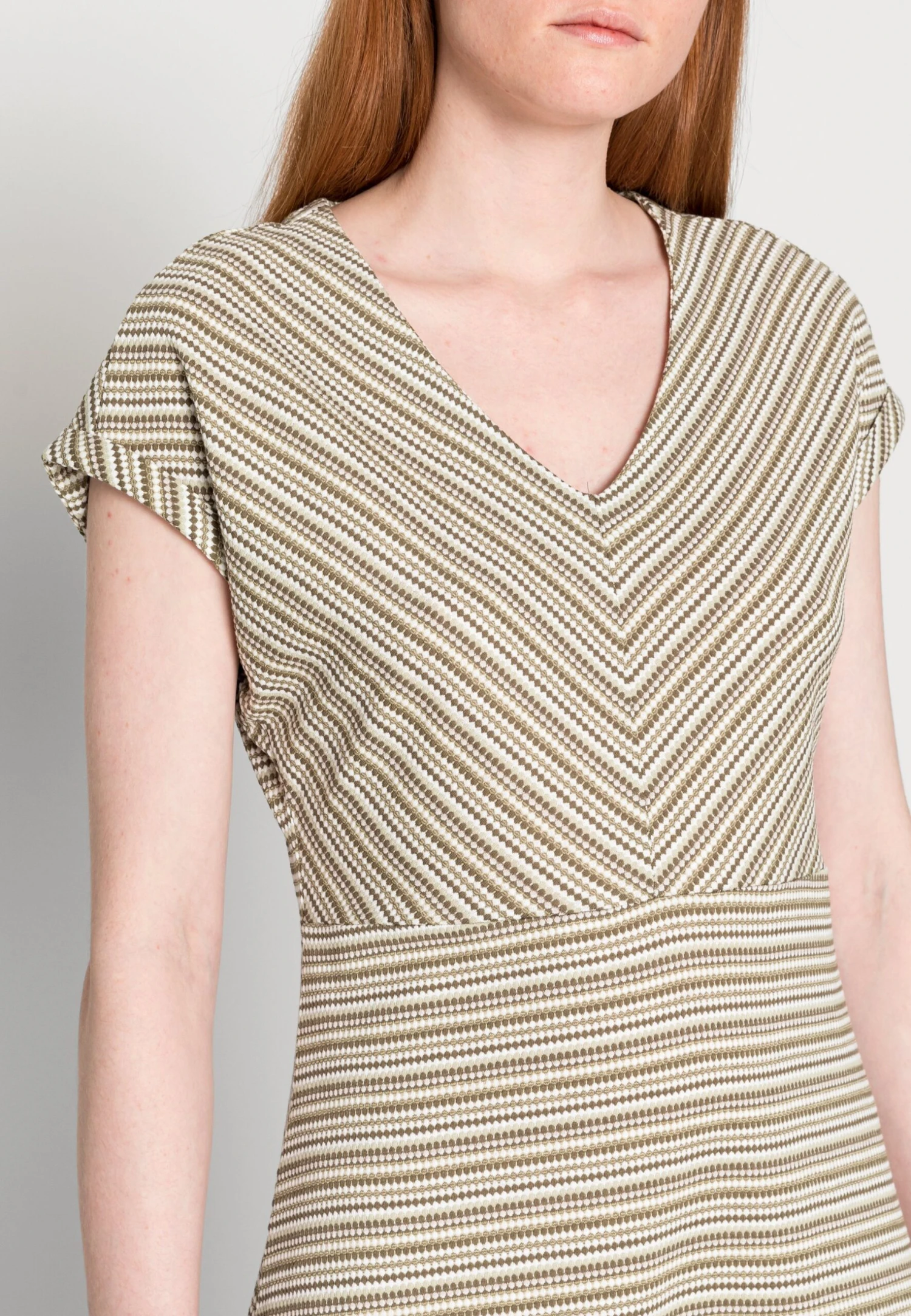 Tom Tailor Colorful Dress - Jurk - Olive Green Structure 5 Tom Tailor Colorful Dress - Jurk - Olive Green Structure - Afbeelding 5