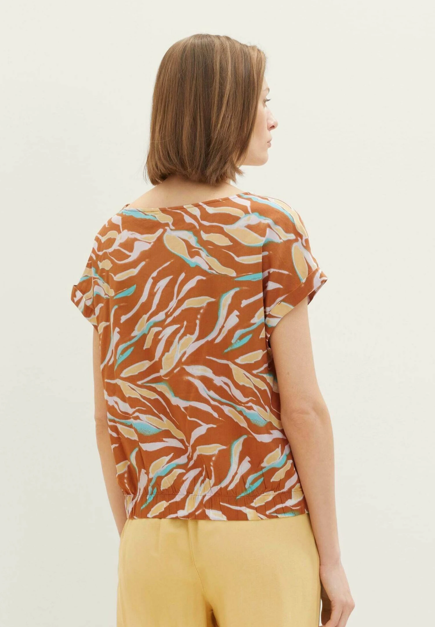 Tom Tailor Gemusterte - Blouse - Brown Abstract Leaf Design 3 Tom Tailor Gemusterte - Blouse - Brown Abstract Leaf Design - Afbeelding 3