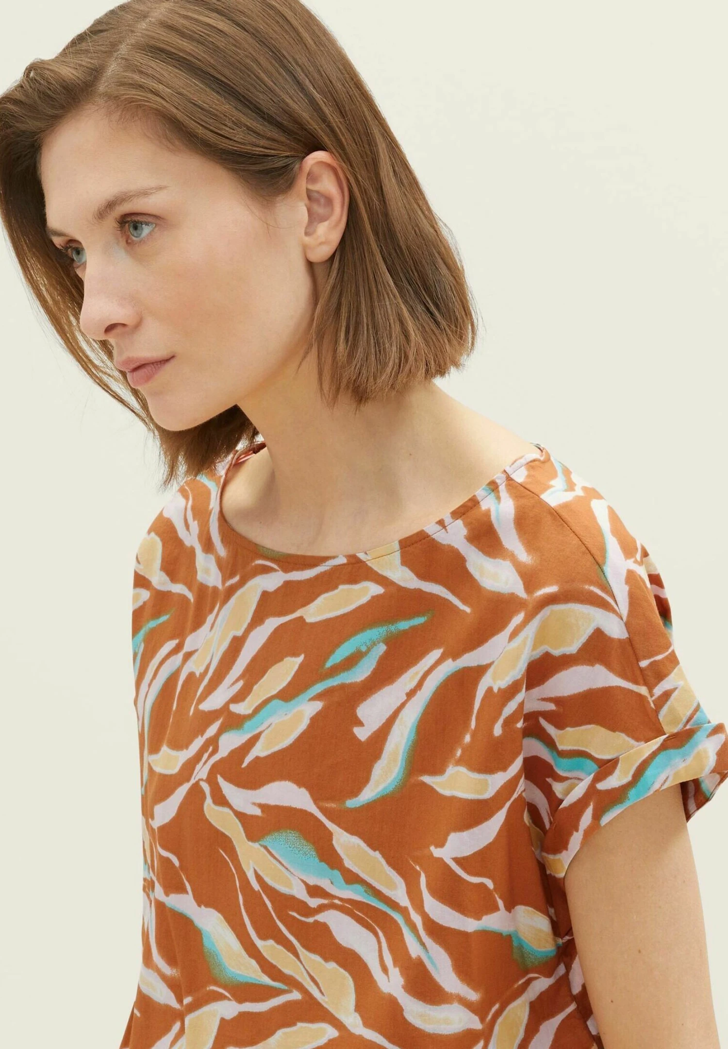Tom Tailor Gemusterte - Blouse - Brown Abstract Leaf Design 4 Tom Tailor Gemusterte - Blouse - Brown Abstract Leaf Design - Afbeelding 4