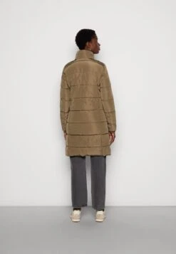 Tom Tailor Signature Puffer Coat - Winterjas - Tarmac Khaki -Tom Tailor 29c19270650142baaed581862872f1fd