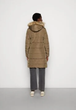 Tom Tailor Signature Puffer Coat - Winterjas - Tarmac Khaki -Tom Tailor 32c67d0ebef34efe86b386a1da921527