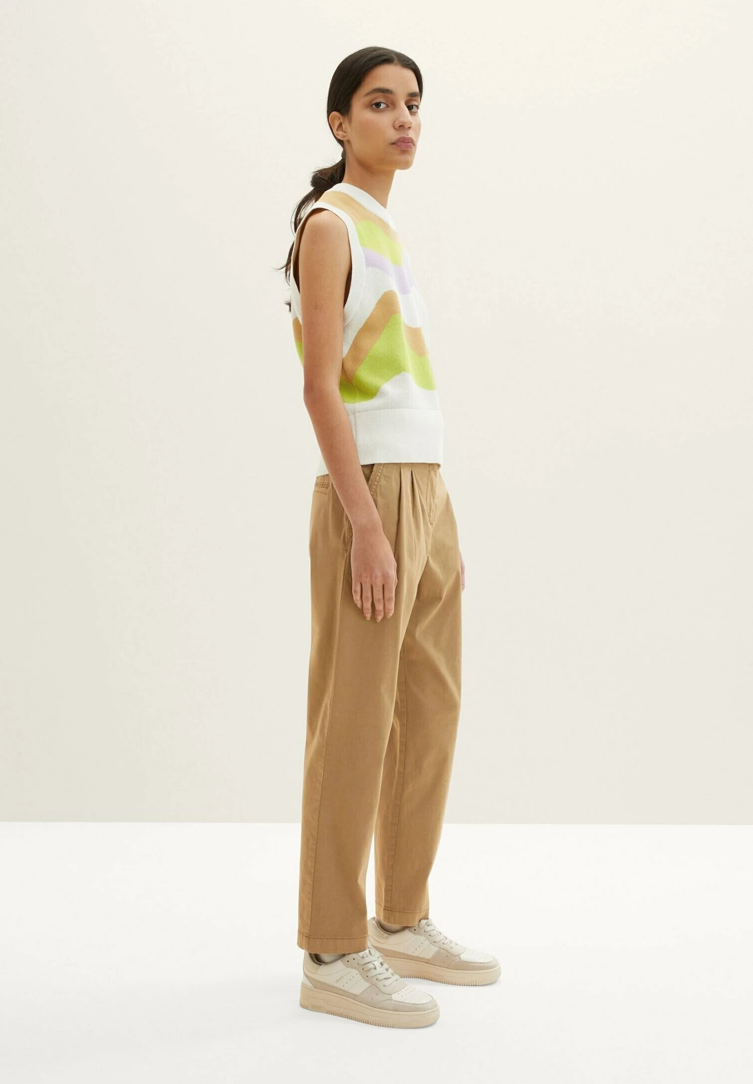 Tom Tailor Paperbag Mit Abnähern - Chino - Splashed Clay Beige 6 Tom Tailor Paperbag Mit Abnähern - Chino - Splashed Clay Beige - Afbeelding 6