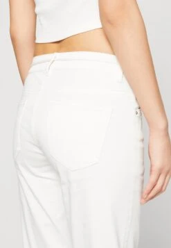 Tom Tailor Alexa Capri - Shorts - Whisper White -Tom Tailor 42d19c223e4349c9955a9f1cca0bb5eb