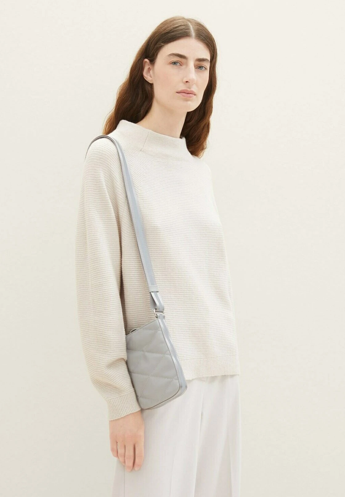 Tom Tailor Mica- Telefoonhoesje - Light Grey 1 Tom Tailor Mica- Telefoonhoesje - Light Grey