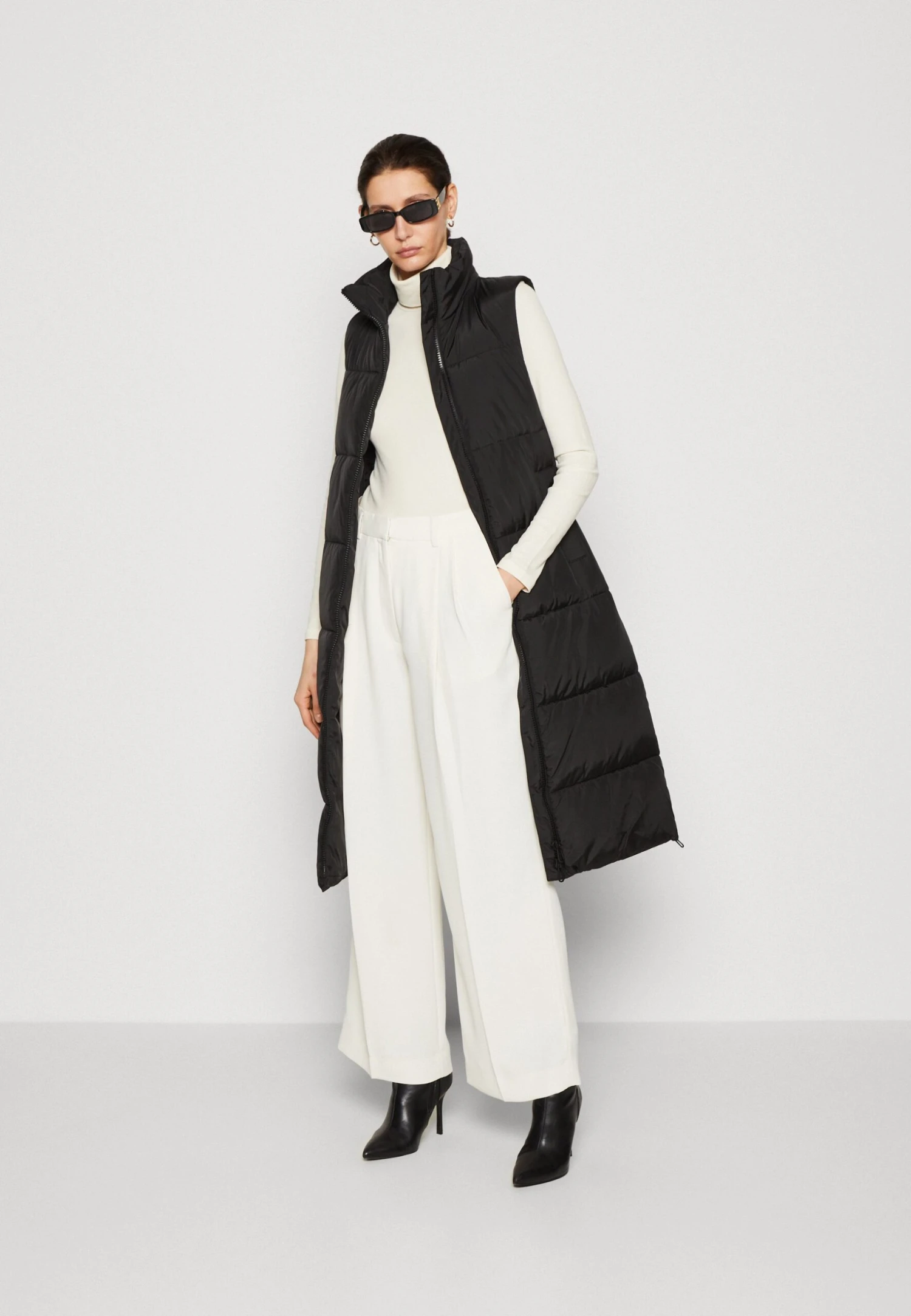 TOM TAILOR Denim Long Puffer Vest - Bodywarmer - Deep Black 2 TOM TAILOR Denim Long Puffer Vest - Bodywarmer - Deep Black - Afbeelding 2