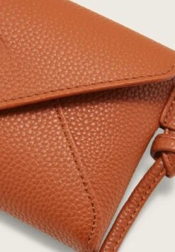 TOM TAILOR Denim Velina In Briefoptik - Schoudertas - Cognac -Tom Tailor 57e20230c63a4e00ad1b70fbec83ef65