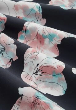 Tom Tailor Fliessendes - Blousejurk - Tie Dye Flower Design -Tom Tailor 65f8a09ea52e40508a204ff16c9d5ce7