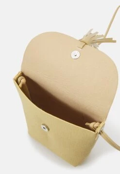 TOM TAILOR Denim Ida Special Flap No Zip - Schoudertas - Light Yellow -Tom Tailor 8a0830110ddc4db68b1e2aef7a289c36