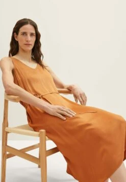 Tom Tailor Mit Gürtel - Jerseyjurk - Terracotta Brown -Tom Tailor 8cf757b8f9ac4404b25764eb702d718b