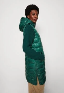 Tom Tailor Long Lightweight Vest - Bodywarmer - Pineneedle Green -Tom Tailor f6bee41657924bcb9aa213d5ae6151aa