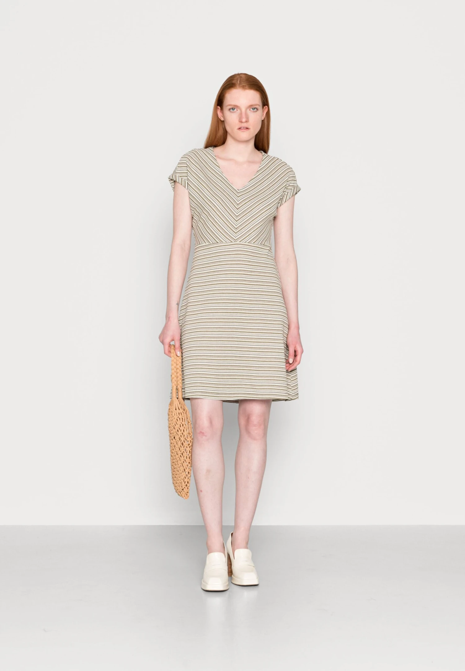 Tom Tailor Colorful Dress - Jurk - Olive Green Structure 2 Tom Tailor Colorful Dress - Jurk - Olive Green Structure - Afbeelding 2
