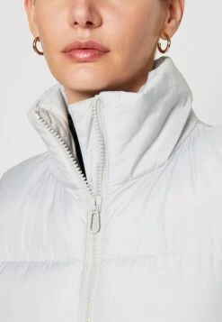 TOM TAILOR Denim Long Puffer Vest - Bodywarmer - Basic Light Grey -Tom Tailor fb2f065a3332433f9ebdb1a468f67195